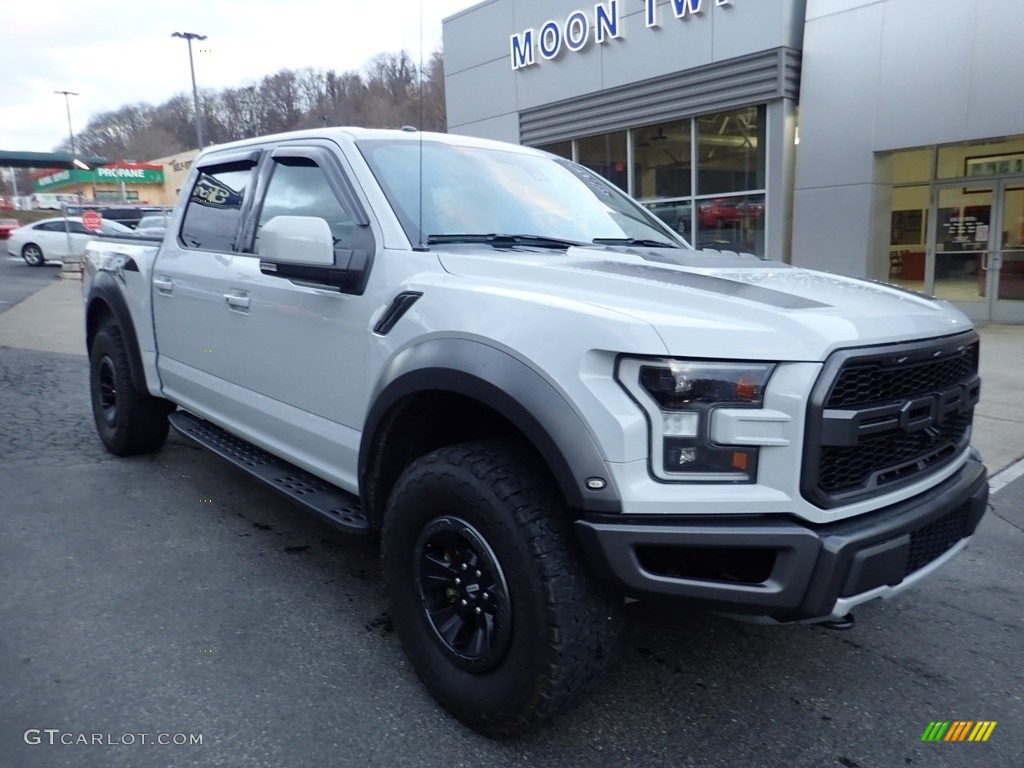 2017 F150 SVT Raptor SuperCrew 4x4 - Avalanche / Black photo #8
