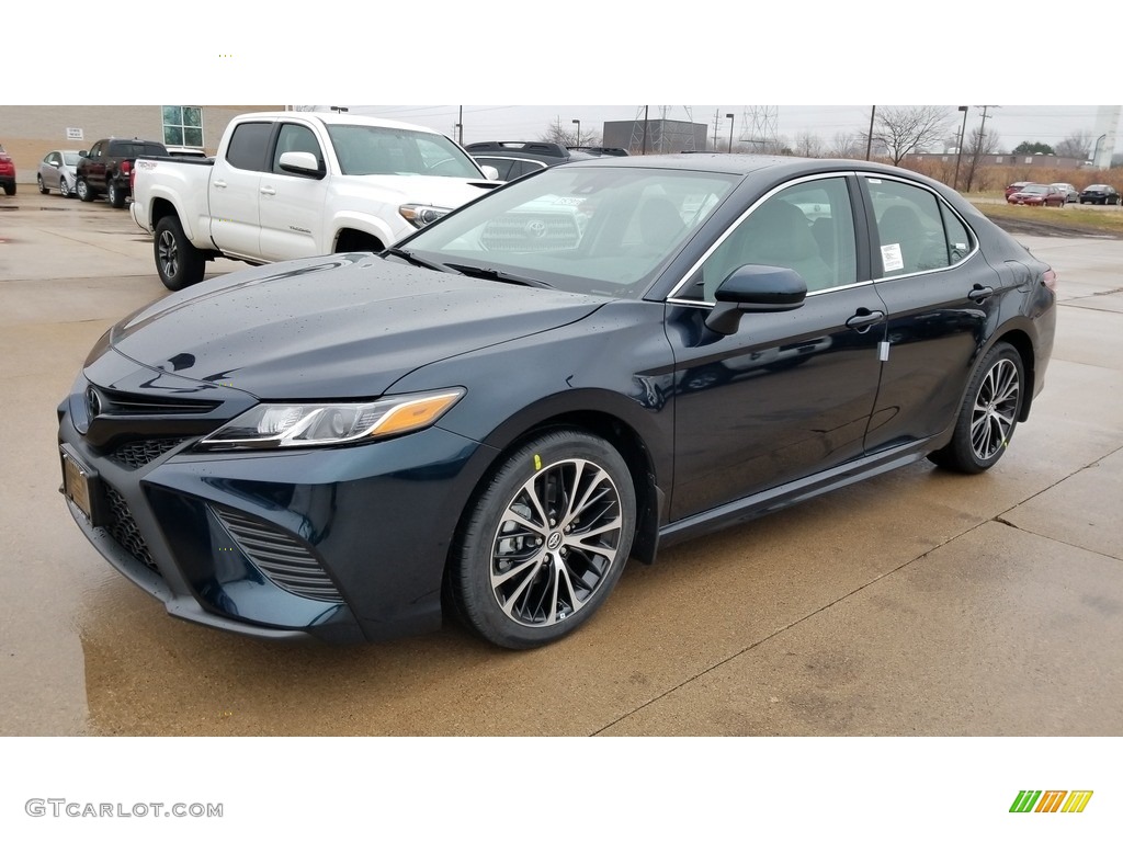 Galactic Aqua Mica 2020 Toyota Camry SE Exterior Photo #136710132