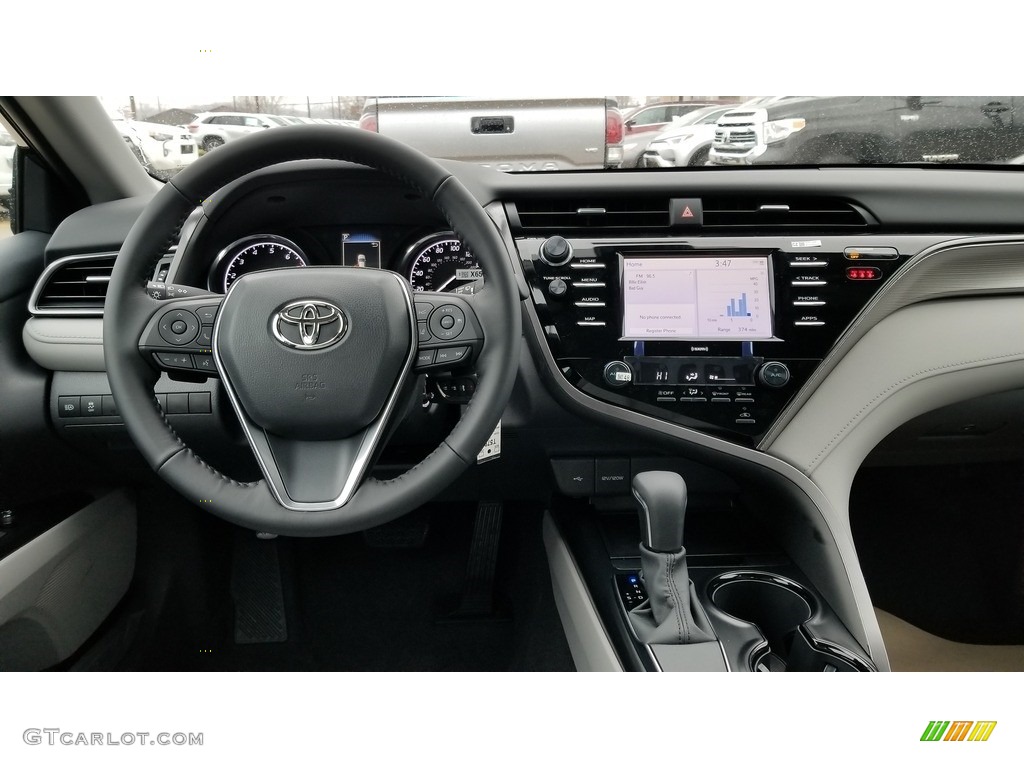 2020 Toyota Camry SE Ash Dashboard Photo #136710192