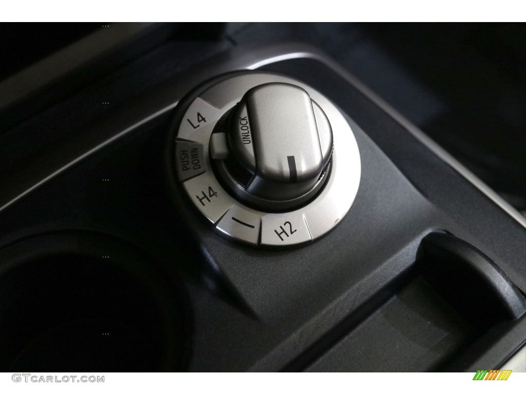 2019 Toyota 4Runner SR5 Premium 4x4 Controls Photos