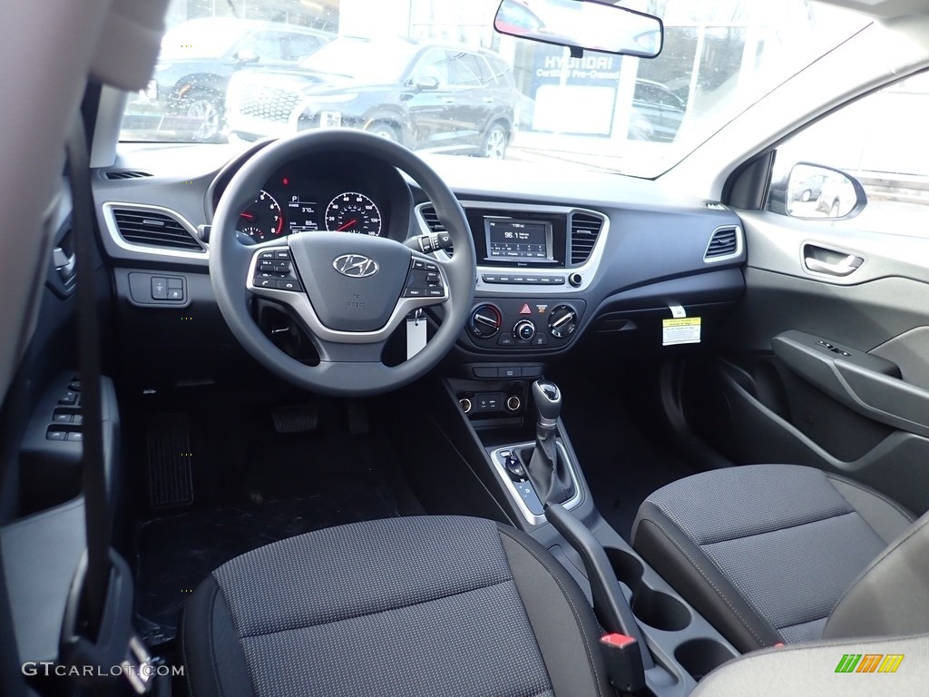 2020 Accent SE - Urban Gray / Black photo #9