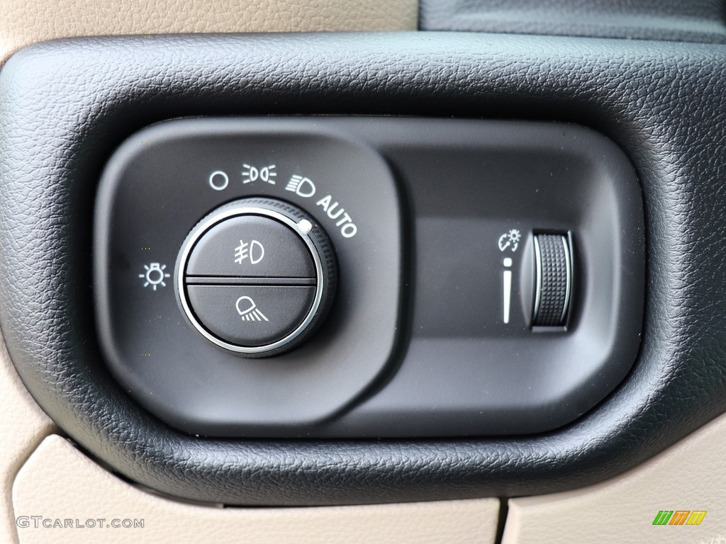 2020 Ram 1500 Big Horn Crew Cab 4x4 Controls Photo #136715205