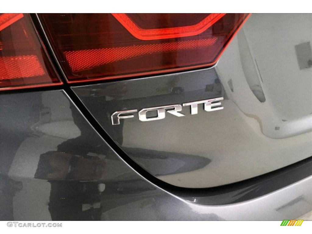 2020 Kia Forte GT-Line Marks and Logos Photos