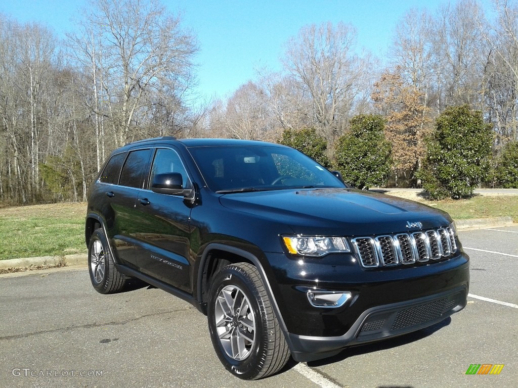 Diamond Black Crystal Pearl 2020 Jeep Grand Cherokee Laredo E Exterior Photo #136732228