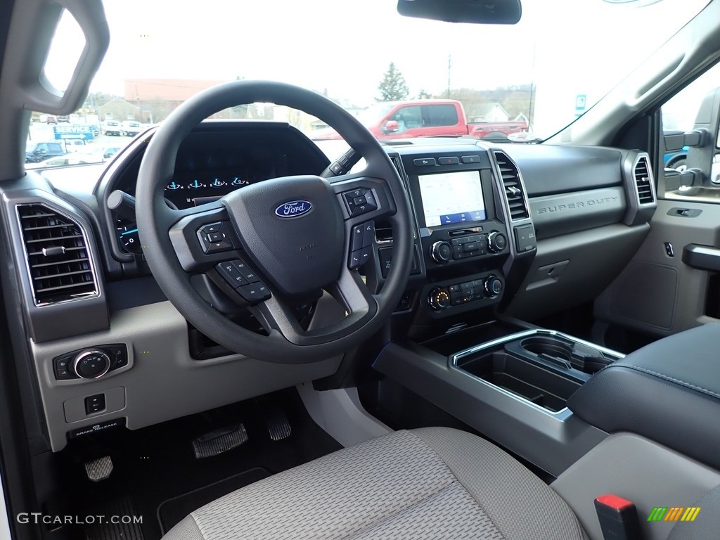 Medium Earth Gray Interior 2020 Ford F250 Super Duty XLT SuperCab 4x4 Photo #136736824