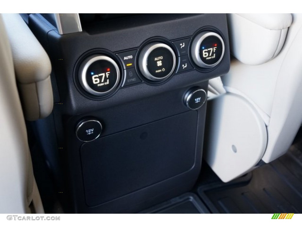 2020 Land Rover Discovery Landmark Edition Controls Photo #136743526