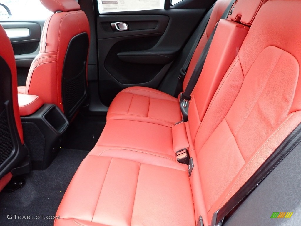 Oxide Red/Charcoal Interior 2020 Volvo XC40 T5 Momentum AWD Photo #136751004