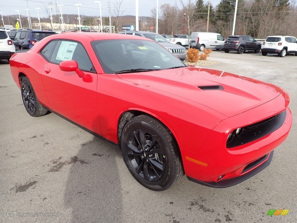 Go Mango 2020 Dodge Challenger SXT AWD Exterior Photo #136753443