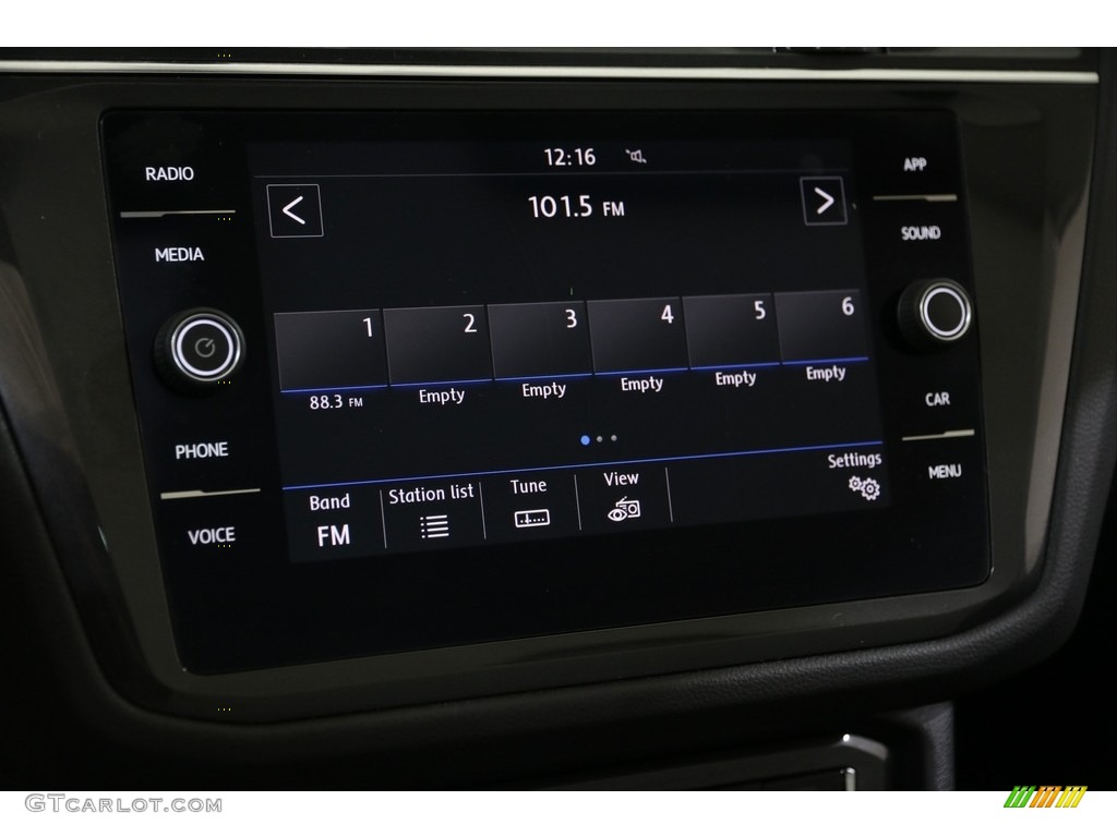 2019 Volkswagen Tiguan SE 4MOTION Controls Photo #136773769