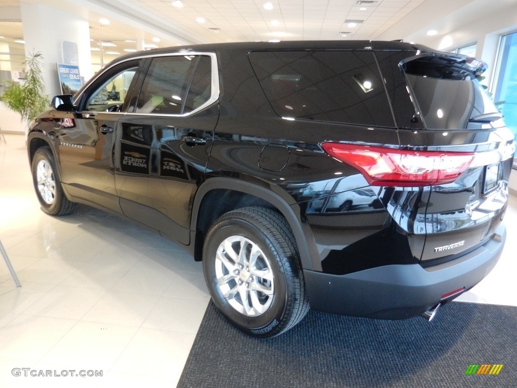 2020 Traverse LS - Mosaic Black Metallic / Jet Black photo #5