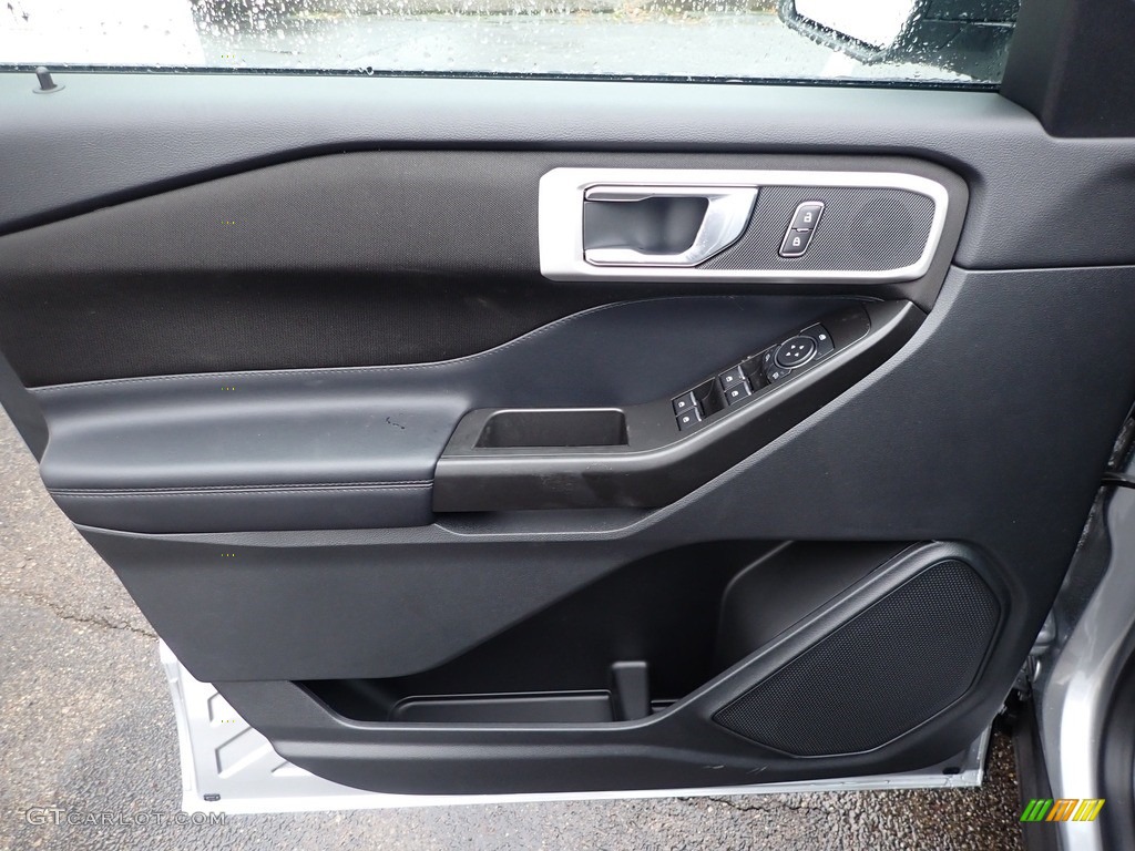 2020 Ford Explorer XLT 4WD Ebony Door Panel Photo #136781290