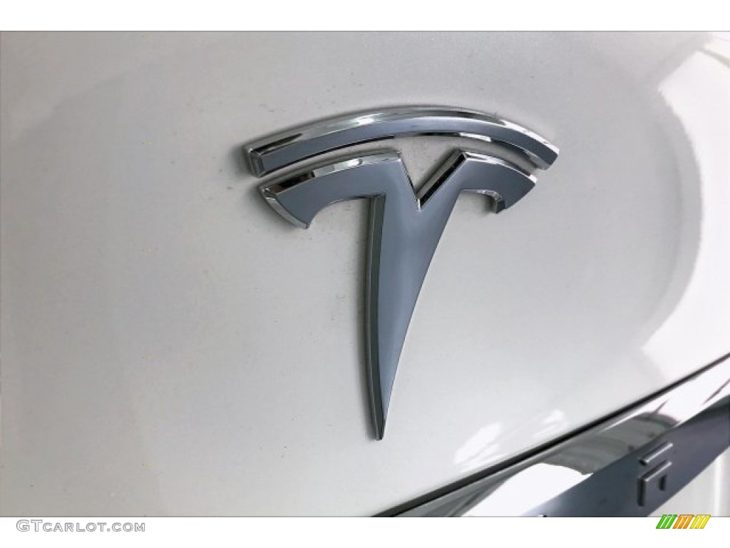 2017 Tesla Model X 75D Marks and Logos Photo #136783231