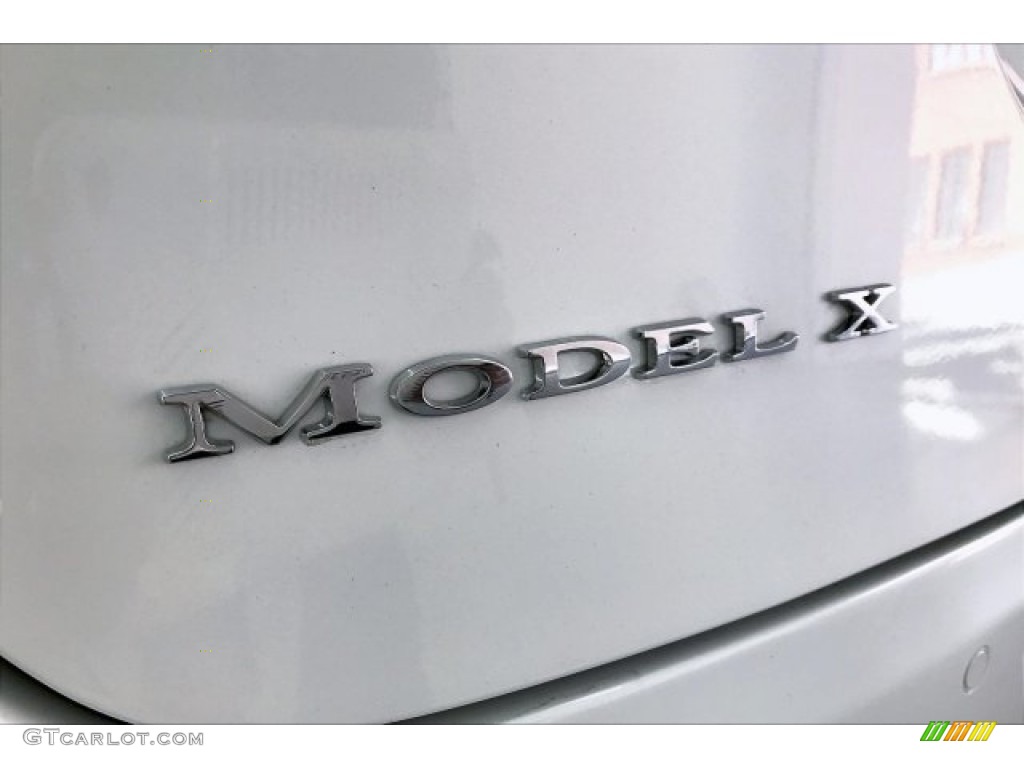 2017 Tesla Model X 75D Marks and Logos Photos