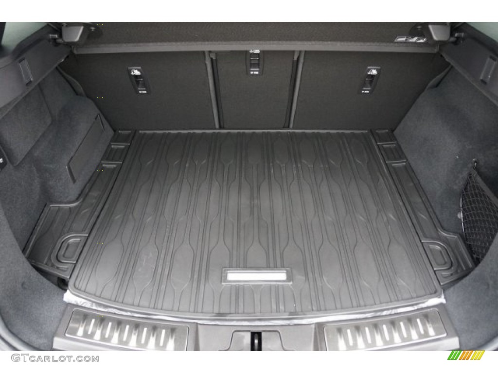 2020 Land Rover Range Rover Evoque First Edition Trunk Photo #136789111