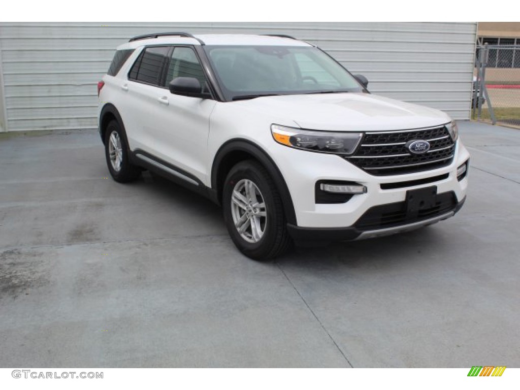 2020 Explorer XLT - Star White Metallic Tri-Coat / Sandstone photo #2