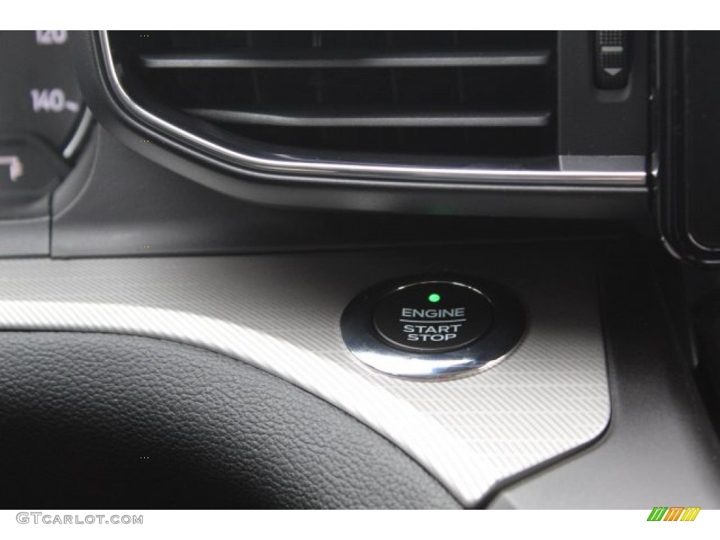 2020 Explorer XLT - Star White Metallic Tri-Coat / Sandstone photo #15