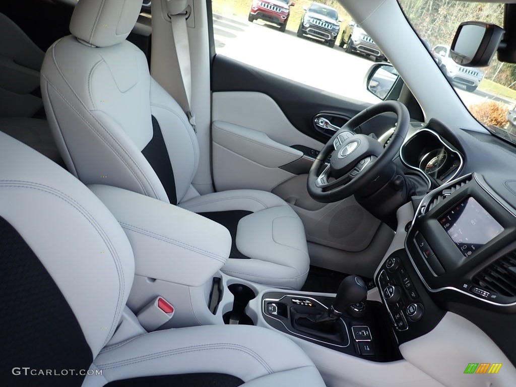 2020 Jeep Cherokee Latitude Plus 4x4 Front Seat Photo #136799777