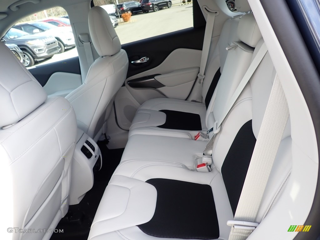 2020 Jeep Cherokee Latitude Plus 4x4 Rear Seat Photo #136799822