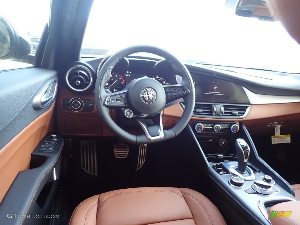 Black/Tan Interior 2020 Alfa Romeo Giulia AWD Photo #136808546