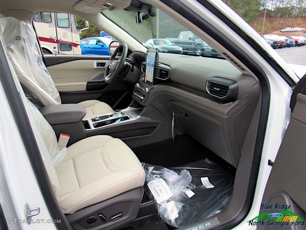 2020 Explorer Platinum 4WD - Star White Metallic Tri-Coat / Sandstone photo #31