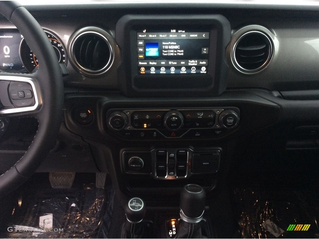 2020 Jeep Gladiator Overland 4x4 Controls Photo #136830271