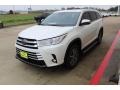 2019 Blizzard Pearl White Toyota Highlander XLE  photo #4