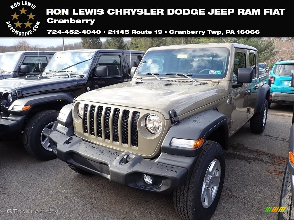 2020 Gladiator Sport 4x4 - Gator / Black photo #1