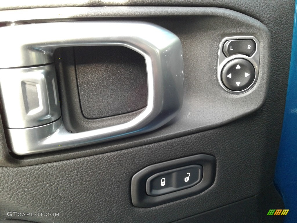 2020 Jeep Wrangler Unlimited Sahara 4x4 Controls Photo #136847069