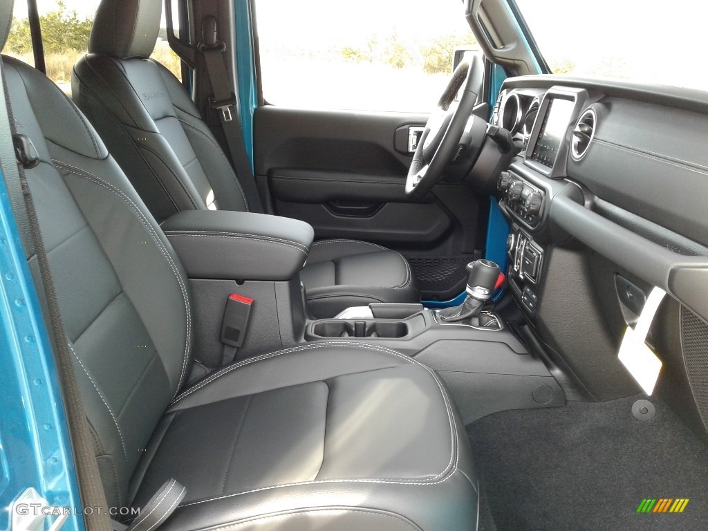 2020 Jeep Wrangler Unlimited Sahara 4x4 Front Seat Photo #136847291