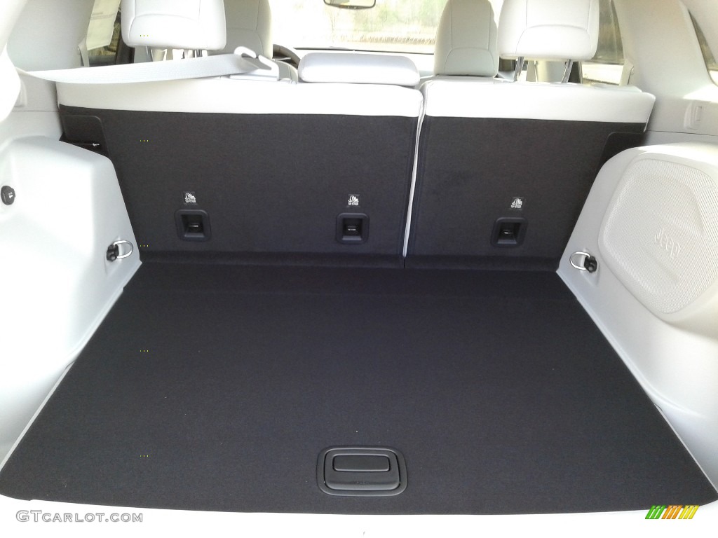 2020 Jeep Cherokee Limited 4x4 Trunk Photo #136848491