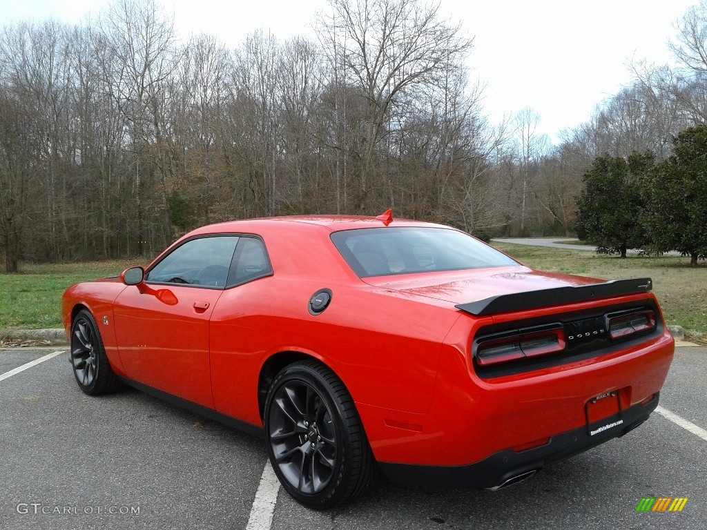 2020 Challenger R/T Scat Pack - TorRed / Black Houndstooth photo #8