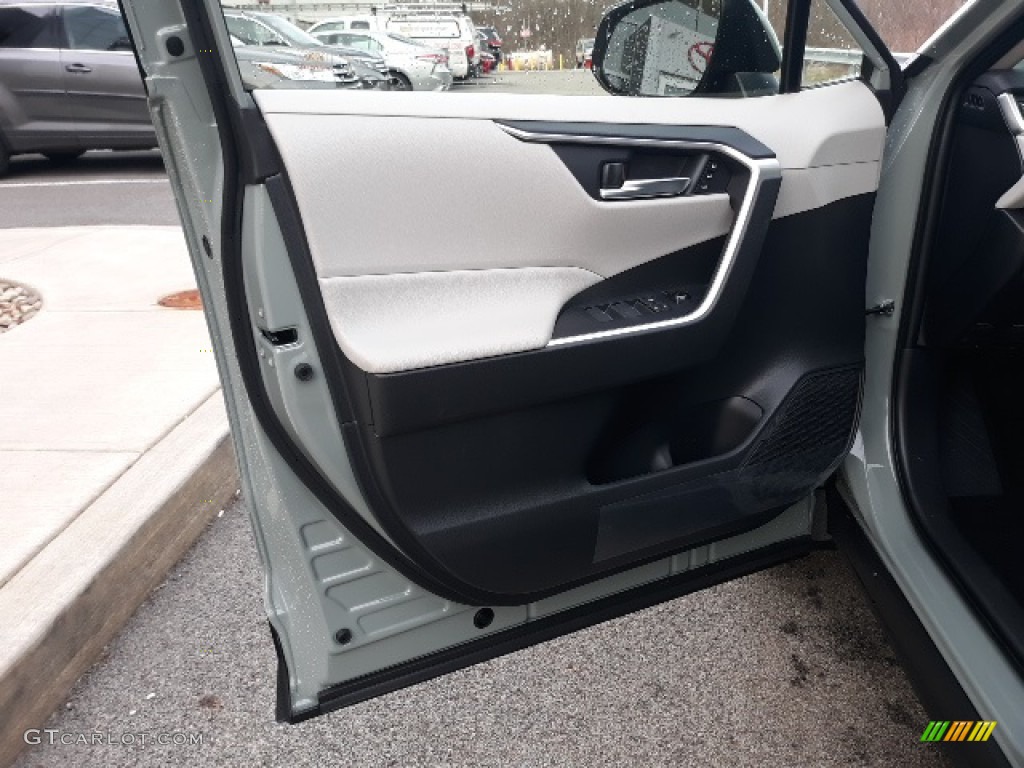 2020 Toyota RAV4 XLE Premium AWD Light Gray Door Panel Photo #136876080