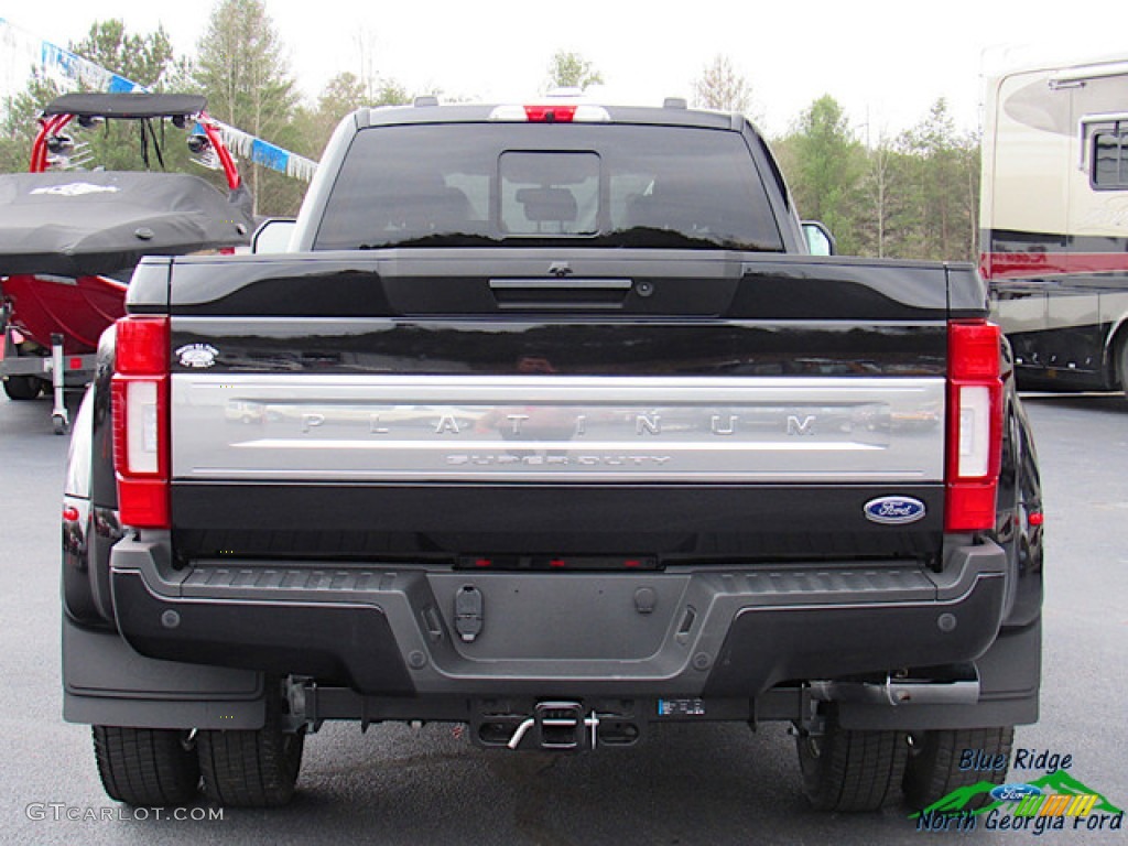 2020 F450 Super Duty Platinum Crew Cab 4x4 - Agate Black / Dark Marsala photo #4