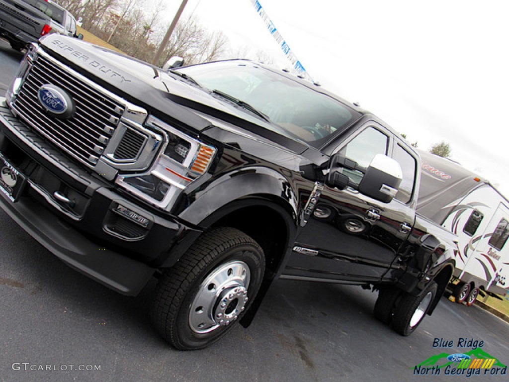 2020 F450 Super Duty Platinum Crew Cab 4x4 - Agate Black / Dark Marsala photo #39
