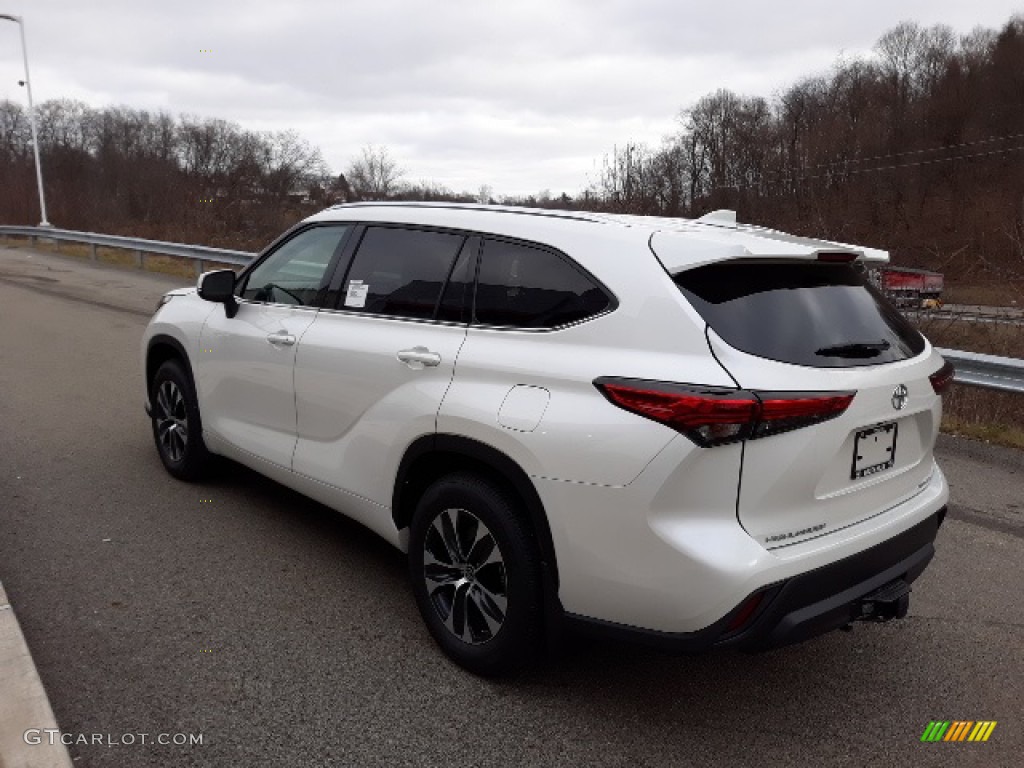 2020 Highlander XLE AWD - Blizzard White Pearl / Harvest Beige photo #2