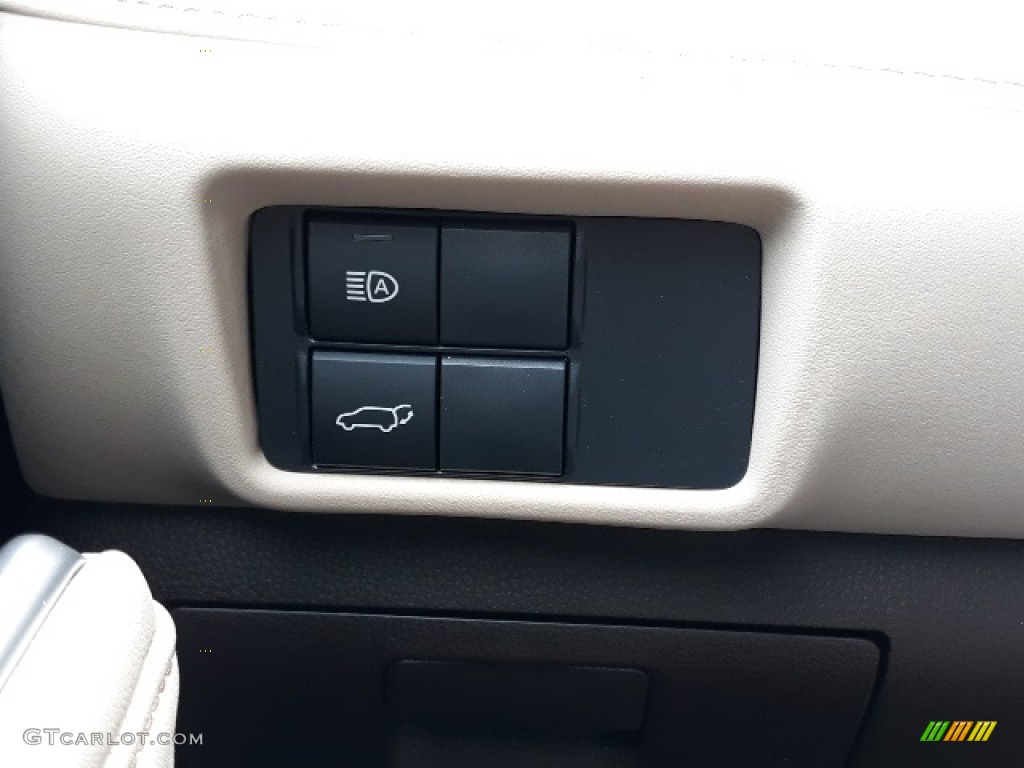 2020 Highlander XLE AWD - Blizzard White Pearl / Harvest Beige photo #9