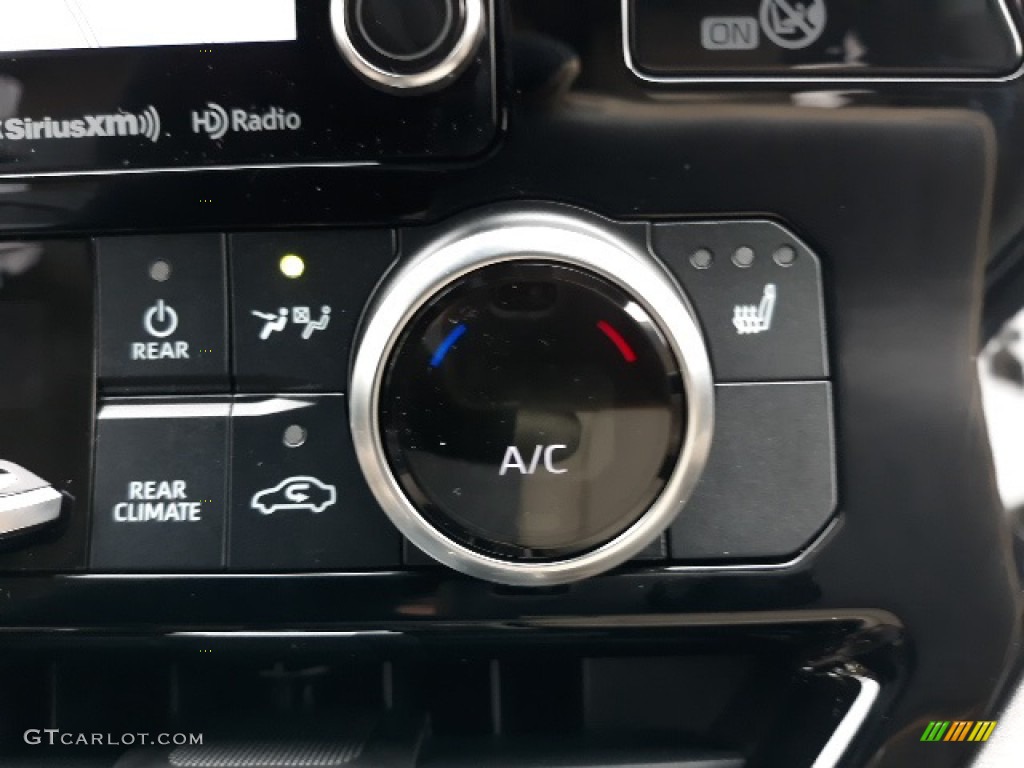 2020 Toyota Highlander XLE AWD Controls Photo #136881459