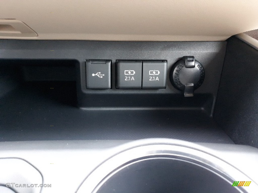 2020 Highlander XLE AWD - Blizzard White Pearl / Harvest Beige photo #24