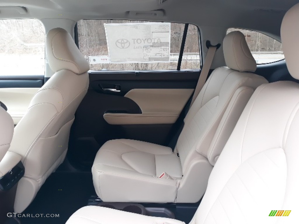 2020 Toyota Highlander XLE AWD Rear Seat Photo #136881894