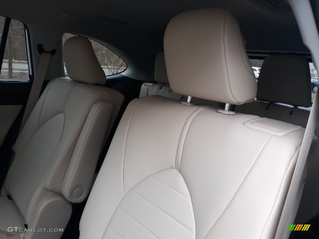 2020 Highlander XLE AWD - Blizzard White Pearl / Harvest Beige photo #38