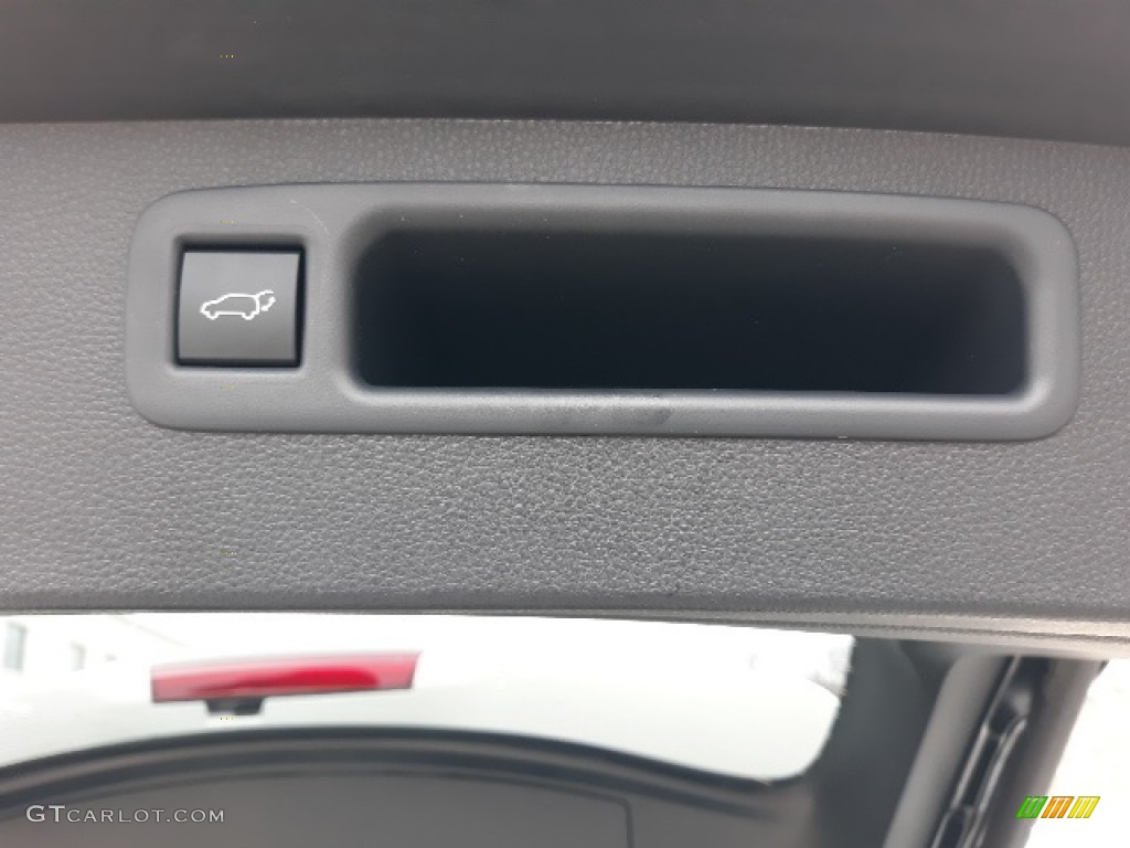 2020 Highlander XLE AWD - Blizzard White Pearl / Harvest Beige photo #43