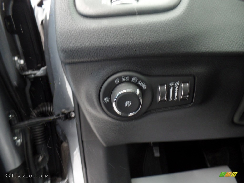 2019 Compass Trailhawk 4x4 - Billet Silver Metallic / Black/Ruby photo #19