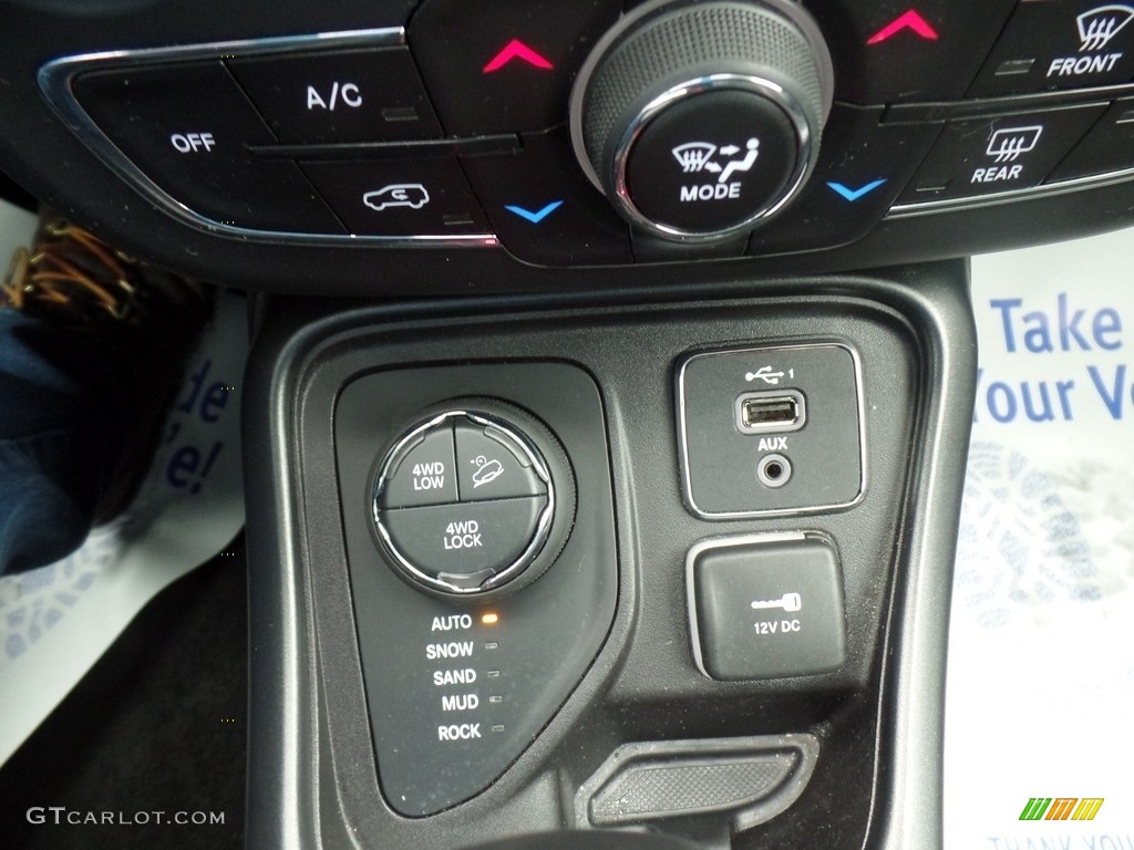 2019 Compass Trailhawk 4x4 - Billet Silver Metallic / Black/Ruby photo #26