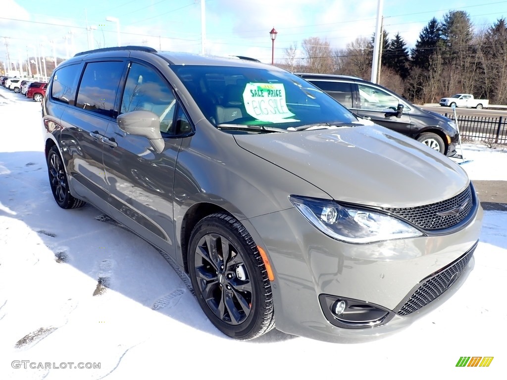 Ceramic Grey 2020 Chrysler Pacifica Touring L Exterior Photo #136895709