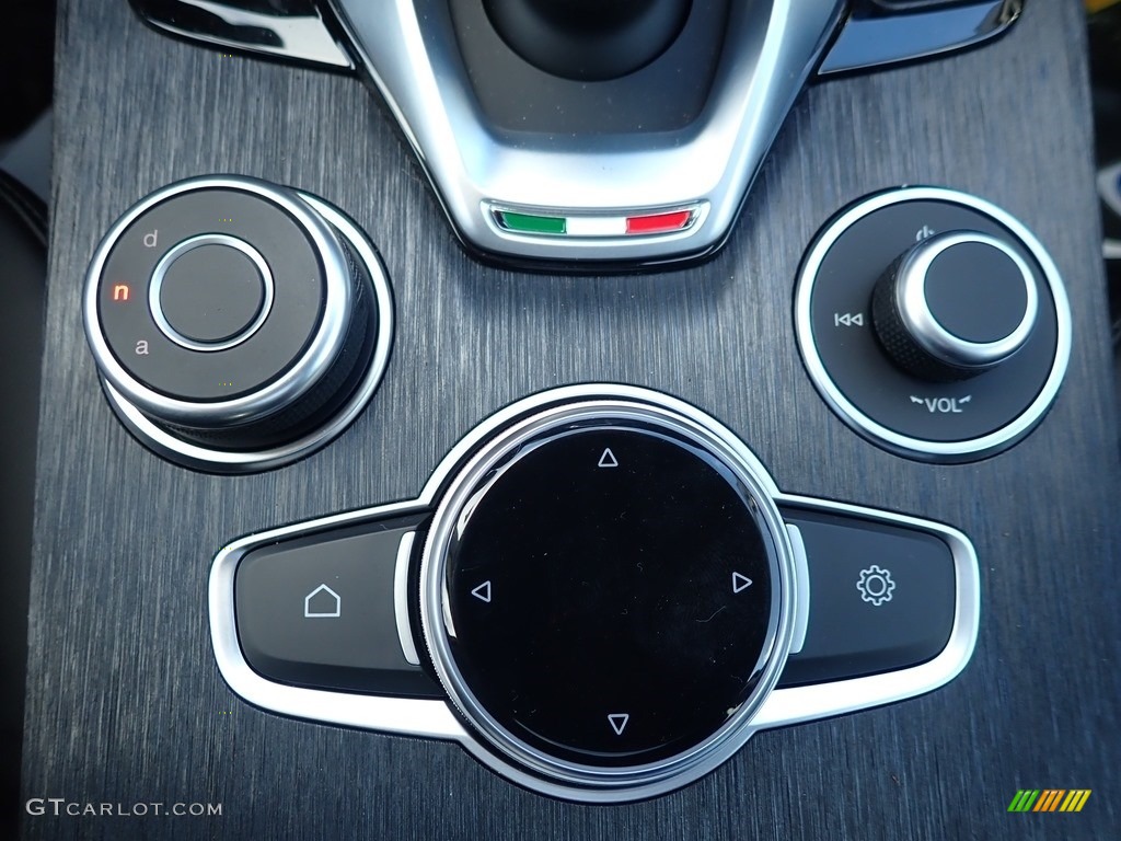 2020 Alfa Romeo Stelvio AWD Controls Photo #136896855