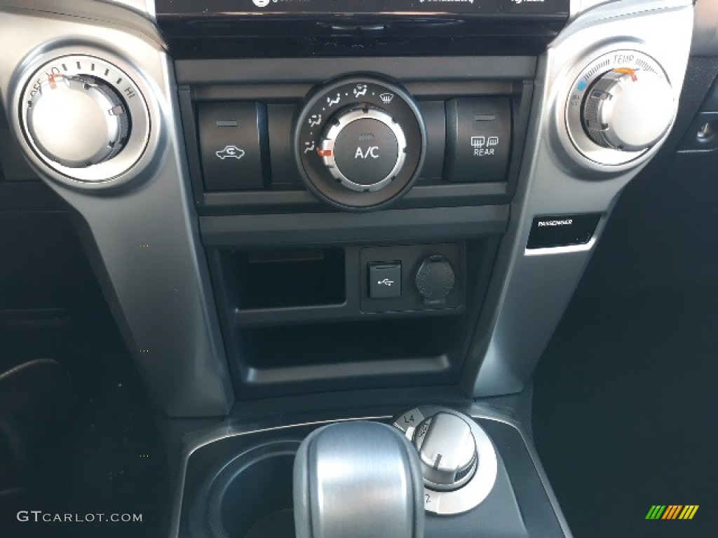 2020 4Runner SR5 Premium 4x4 - Midnight Black Metallic / Graphite photo #16
