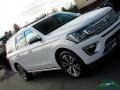 Star White - Expedition Platinum Max 4x4 Photo No. 37