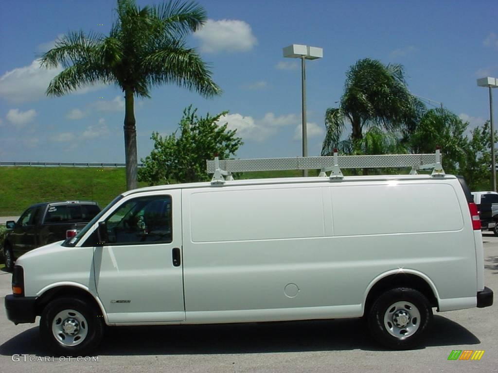 2004 Express 3500 Extended Commercial Van - Summit White / Medium Dark Pewter photo #10