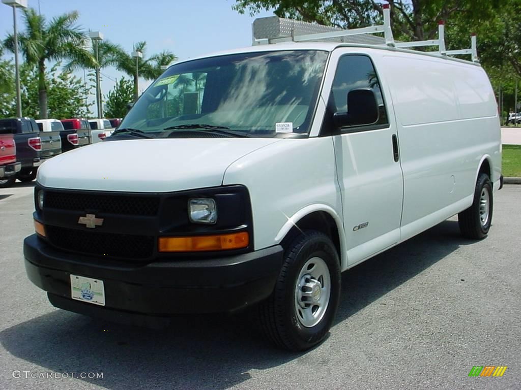 2004 Express 3500 Extended Commercial Van - Summit White / Medium Dark Pewter photo #11