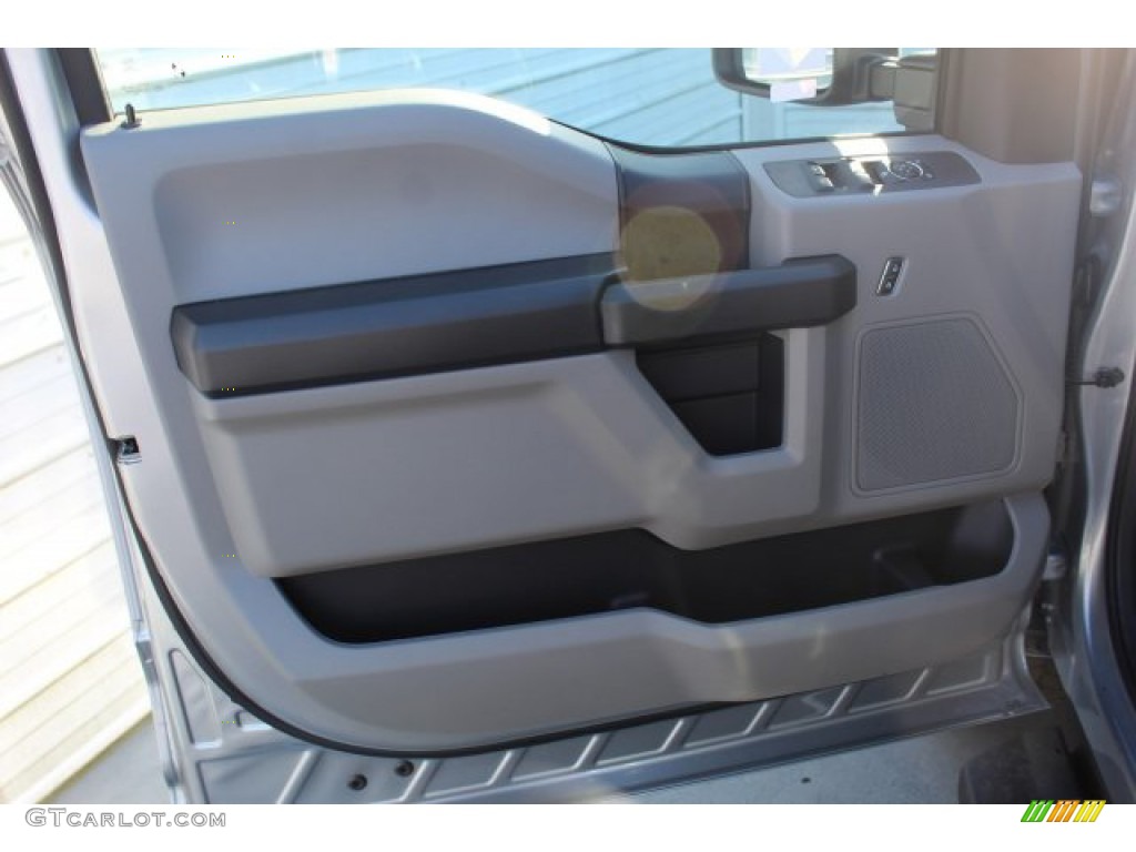 2020 F250 Super Duty XLT Crew Cab 4x4 - Iconic Silver / Medium Earth Gray photo #9